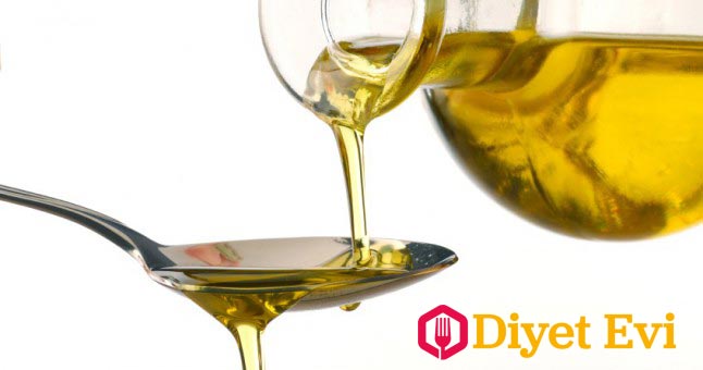 2- Yağ ile dezenfekte etmek : Diş enfeksiyonlarını tedavi etmek için yapmanız gereken 15 dakika boyunca 2 yemek kaşığı yağı ağzınızda tutmak. Yağ ağız kokularını giderdiği gibi ağız içinde oluşan bakterileri de öldürür.