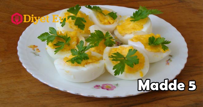 Kahvaltıda bir yumurta yiyin: Günün en önemli ve başlangıç öğünü olan kahvaltıda protein temelli beslenme sizi uzun süre tok tutacaktır ve açlığınızı mümkün olduğunca erteleyecektir. Yoğurt ile beraber yumurta tüketimini sabahları alışkanlık haline getirin.