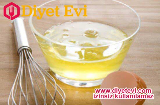 Yumurta beyazı: Yumurta beyazı sıklaştırıcı ve cilt besleyici özelliklere sahiptir ve göğüsler için oldukça faydalıdır. Yumurta akında cildi toparlayıcı hidro lipidler bolca bulunur. Yumurta akını göğsünüze sürün ve 30 dakika bekletin, daha sonra salatalık suyu ya da soğan suyu ile duruyalın. 10 dakika sonra da soğuk su ile yıkayın. Haftada bir kere bu işlemi uygulayın ve göğüslerinizin daha sıkı olduğunu göreceksiniz.