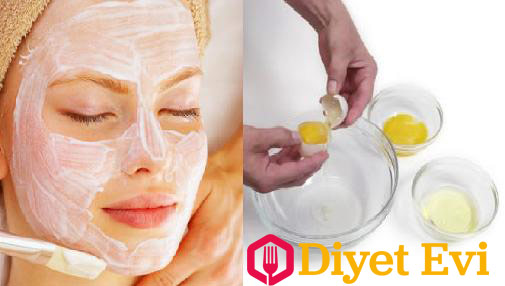 Yumurta akı sürülü peçete ile 20-30 dakika bekleyin ve iyice kuruduğundan emin olun. Peçete kuruyunca sertleşecektir ve cildinizden peçeteyi hızlı bir şekilde çekin. Bu işlem siyah noktaları gözeneklerinizden çıkartacaktır. Peçeteyi yüzünüzden tamamen çıkardıktan sonra yüzünüzü yıkayın ve nemlendirici sürün. 10 dakika bekleyin ve yüzünüz tertemiz ve pürüzsüz olacaktır. Yumurta akı hangi ciltlerde kullanılmaz öğrenmek için fotoğrafa tıklayın....