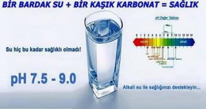 Karbonat kullanarak şifa bulan bir kanser hastasının kaleminden Karbonat Hakkı'nda yazımızı herkese ulaşması için paylaşmanızı tavsiye ederiz... KARBONAT - SODYUM BİKARBONAT KULLANIM TARİFİ; - Hasta olmamak için her gün 1 çay kaşığı karbonatlı su içebilirsiniz. Bunu yarım çay kaşığı sabah, yarım çay kaşığı akşam 1 bardak suya karıştırıp 3 dk bekleyip iyice karışmasını bekleyin sonra tekrar karıştırıp için. Her beden ve her bedenin göstereceği tepki farklı olacaktır. Çünkü herkesin farklı beslenme biçimi var. Bundan dolayı herkesin kendi bedenini dinleyip buna bağlı olarak karbonat miktarını ayarlaması gerekir. Eğer grip, nezle gibi rahatsızlıklar olursa günde 3 çay kaşığı karbonatlı su içebilirsiniz. Fazla gelirse o zaman günde 3 kere yarım çay kaşığı içerek buna devam edebilirsiniz. 3 yaşından büyük çocuklarda hastalık olursa yarım çay kaşığı karbonatı 1 bardak suya karıştırıp içirebilirsiniz. Eğer Tansiyonunuz yüksekse yada hipertansiyonunuz varsa, hazırladığınız karbonatlı suyu tek seferde içmeyin, gün içinde yudum yudum az az içip öyle bitirin yani güne yayarak ve bol alkali su tüketin….Kanser hastasıysanız yapmanız gerekenler için görsele basın ve 2. fotoğrafa geçin.