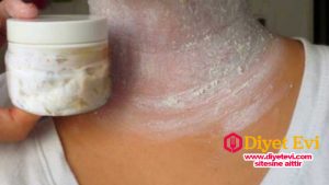 Obeziteden muzdarip insanlar, hormonal sorunlar yüzünden tedavi gören insanlar ve diyabet hastalarının ortak sorunudur koyu lekeler . Bu lekelerden ne yaparsanız yapın kurtulamazsınız. Pahalı kimyasal ürünler, cilt yenileyici kozmetik ürünleri yada kapatıcılar … Hepsi nafile gelir, cilde verdiği zararlar da cabası. Ancak vereceğimiz bu doğal tarif ile bu lekelerden kurtulmak mümkün. Çare aslında 3 doğal maddenin karışımında yatıyor. Peki ne mi bu maddeler, devam etmek için görsele tıklayın ve 2. fotoğrafa geçin.