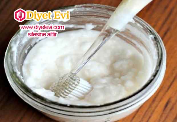 Sebzeler: Lifli sebzeler yemekte diş beyazlığına sahip olmak için bir yöntemdir. Özellikle elma, salatalık, brokoli ve havucun diş temizleyici etkisi vardır. Gliserin:Yine ağzınızı fırçalayıp bol suyla çalkalayın; ardından fırçanıza 2 damla gliserin damlatın ve dişlerinize sürün. Bakteri öldürme özelliği olan gliserin, diş çürüklerine karşıda etkili olacaktır.