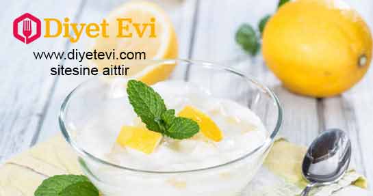 Haşlanmış limonu her sabah bir fincan içerek vücudunuzun safra kesesini uyarılmasını sağlarısınız. Bu da bütün gastrointestinal sistemin uyarılmasını sağlar. Limonda bulunan mineraller de midenizi rahatlatır, sindirim sistemini güçlendirir. Hızlı ve doğal olarak kilo vermenizi sağlar. Her gün bu içeceği hazırlayın ve hiçbir diyet yapmadan 20 kiloya kadar olan vücut fazlalığınızın gittiğini göreceksiniz. Lütfen haberi paylaşarak bu güzel bilginin daha fazla insana ulaşmasını sağlayın.