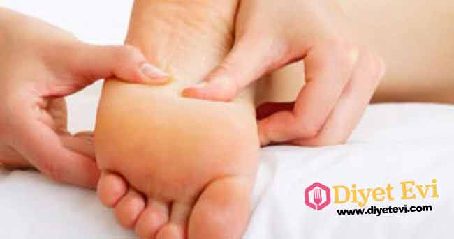 Ve işte ayak mantarı için doğal çözüm -1 litre ılık suya bir tane yaşmayayı ezin -Ayaklarını 30 dakika bekletin. Hem ayaklarınızdaki ölü deriler gider hem de tırnaklarınız güzelleşir ve mantardan eser kalmaz. 1 hafta günaşırı kullanın sonucu görün Tentürün ile ayak mantarı tedavisi için görsele tıklayın ve 4. fotoğrafa geçin.