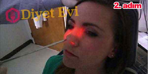 Sinüzit için doğal çözüm Sinüs enfeksiyonu doğal elma sirkesi ile tedavi edilebilir. Herkesin mutfağında bulunan bu madde vitaminleri ile, sinüs enfeksiyonu belirtileri rahatatıp ve etkili bir şekilde tedavi eder. Ayrıca mineraller ve antioksidanlar açısından zengindir. Genel sağlığımıza faydası çok. Malzemeler için görsele tıklayın.