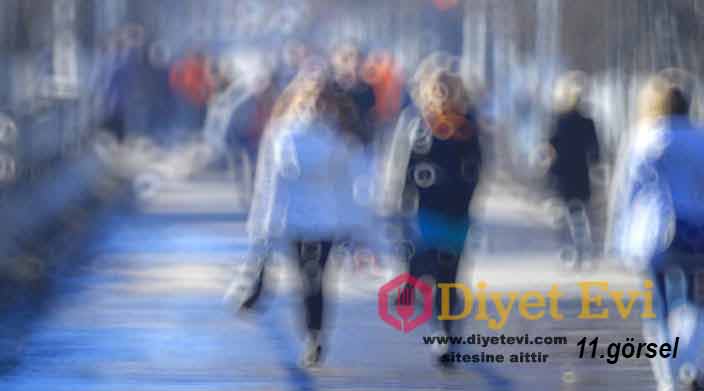 Bulanık görmenin tek nedeni miyop olmayabilir; belki de şeker hastasısınızdır! Bulanık görüşe ek olarak gözünüz de kamaşıyorsa katarakt da olabilirsiniz